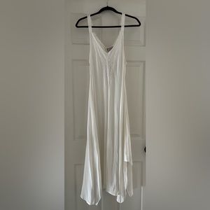 White Flowy “Just Cruising” dress. One size.